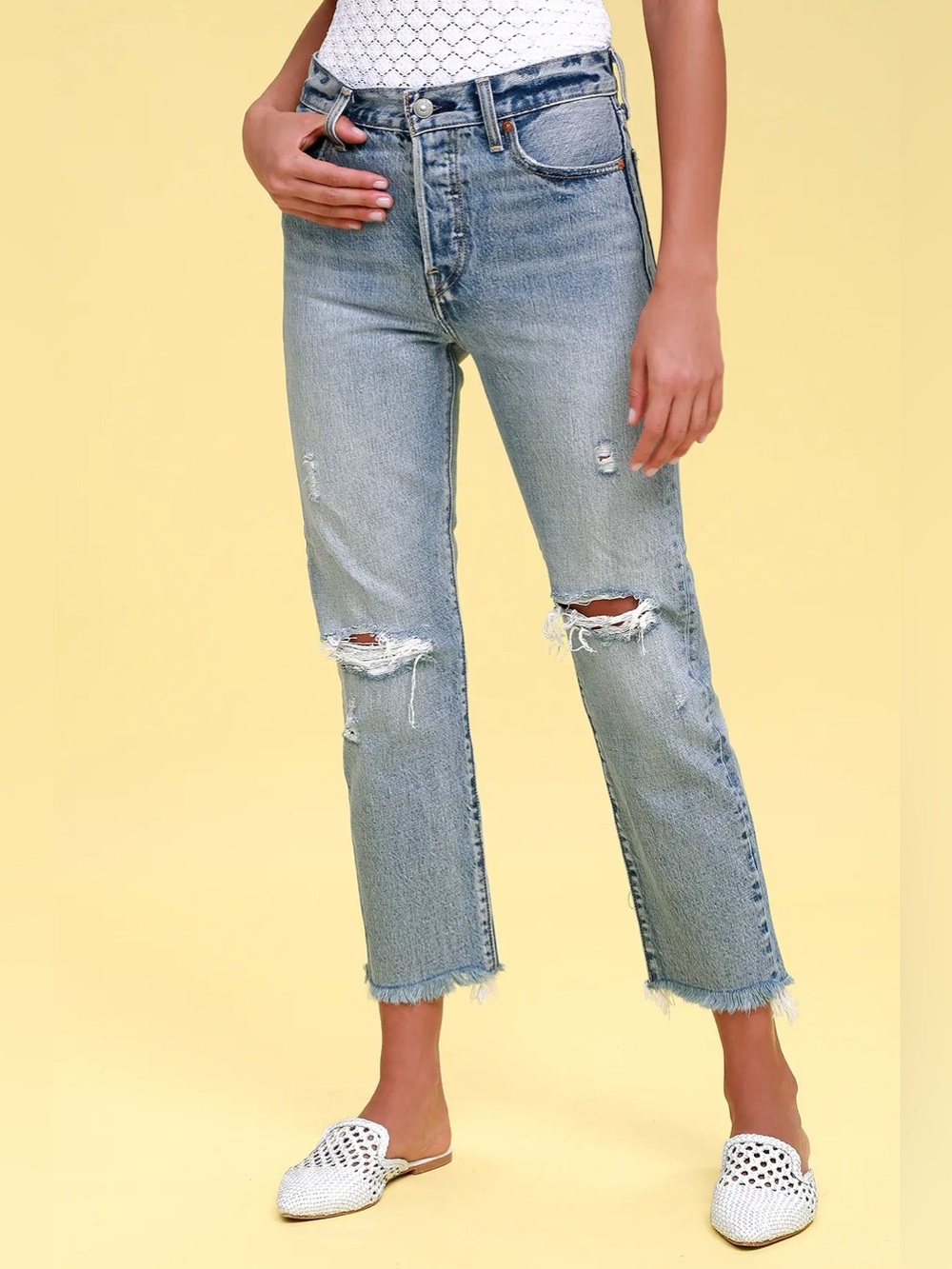 Levi’s (25) Wedgie Straight Ankle Distressed Jeans Light Wash Stretch